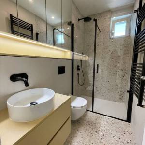 Zagreb-Donji grad,2S stan 48m2, novoadaptiran, odlična lokacija