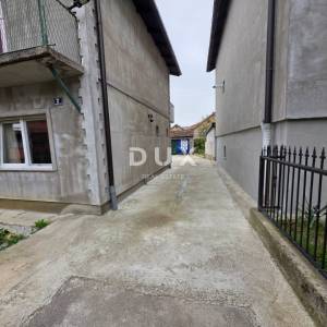 ZAGREB, DUBRAVA - Kuća sa velikom okućnicom