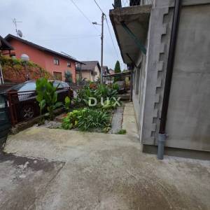 ZAGREB, DUBRAVA - Kuća sa velikom okućnicom