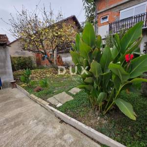 ZAGREB, DUBRAVA - Kuća sa velikom okućnicom