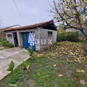 ZAGREB, DUBRAVA - Kuća sa velikom okućnicom