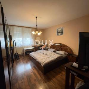 ZAGREB, DUBRAVA - Obiteljska kuća sa dva stana