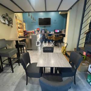 ZAGREB, DUBRAVA - Uhodani caffe bar s galerijom i terasom – Mogućnost prenamjene