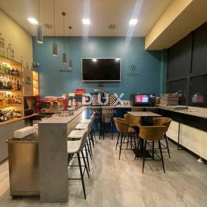 ZAGREB, DUBRAVA - Uhodani caffe bar s galerijom i terasom – Mogućnost prenamjene