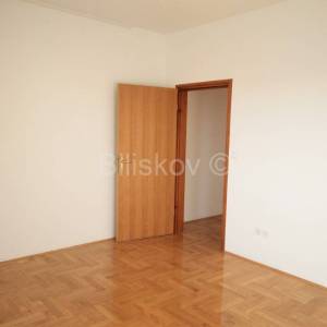 Zagreb, Malešnica, ulica Ante Topića Mimare, komforan trosoban ured