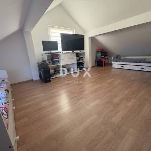 ZAGREB, PEŠČENICA - Kuća sa dva stana