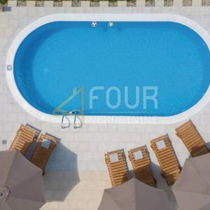 Zagreb, Starjak, obiteljska kuća s bazenom, garažom i velikom okućnicom