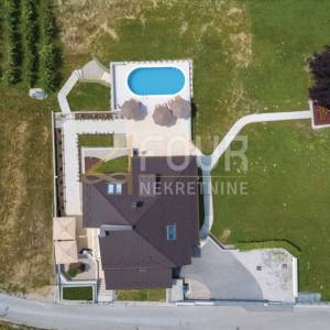 Zagreb, Starjak, obiteljska kuća s bazenom, garažom i velikom okućnicom