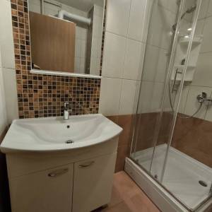 Zagreb-Trešnjevka,  2S stan na 1. katu zgrade s liftom, 40m2, parking