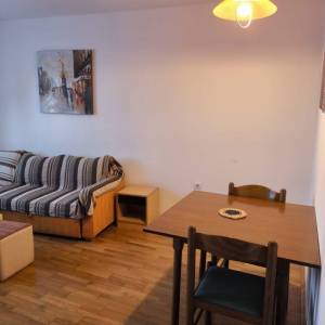 Zagreb-Trešnjevka,  2S stan na 1. katu zgrade s liftom, 40m2, parking