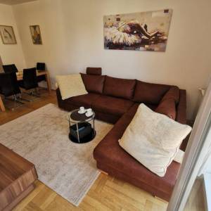 Zagreb-Vrapče, 3.5S stan NKP 78m2 sa spremištem, blizina svih sadržaja