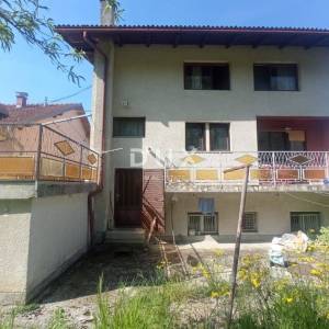 ZAGREB, VRAPČE - Udobna Obiteljska kuća s potencijalom modernog uređenja