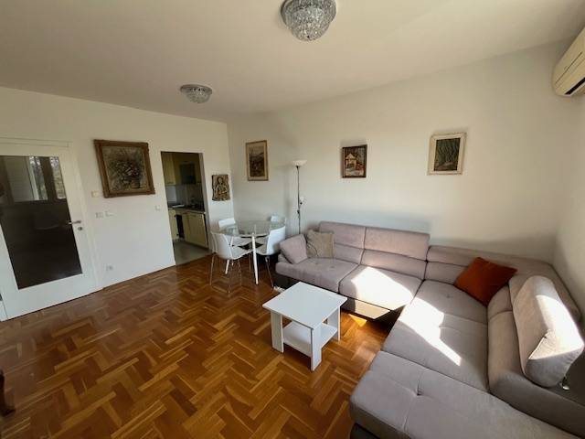 Zagreb - Vukomerec ( Kampus ) 2-sobni stan 44m2, 2.kat, lift, loggia