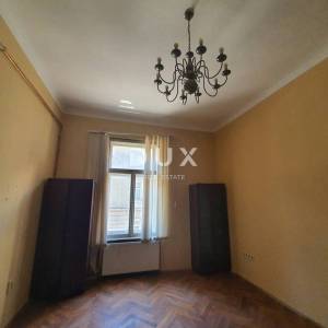 ZAGREB,CENTAR-Građanski stan u centru – blizina Trga bana Jelačića