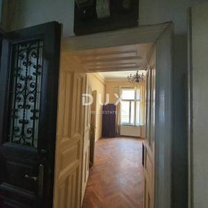 ZAGREB,CENTAR-Građanski stan u centru – blizina Trga bana Jelačića