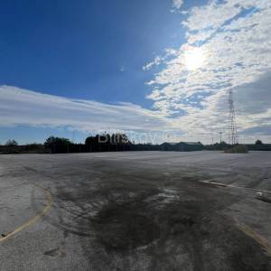 Zakup, Dugo Selo, zemljište u industr. zoni, 2 hale i nadstrešnica