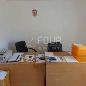 Zakup, Mavrinci, poslovna hala