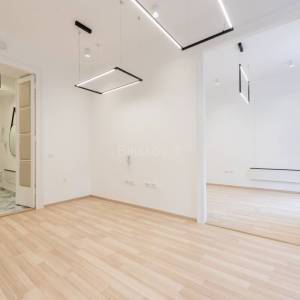 Zakup, Rijeka, Centar, luksuzni poslovni prostor, u zgradi