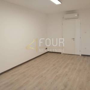 Zakup, Rijeka, Centar, poslovni prostor 30m2