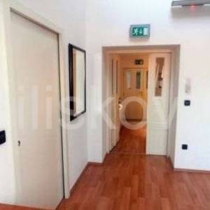 Zakup,Zagreb,D.grad,Trg bana J.Jelačića, p.prostor, 110m2,u potkrovlju