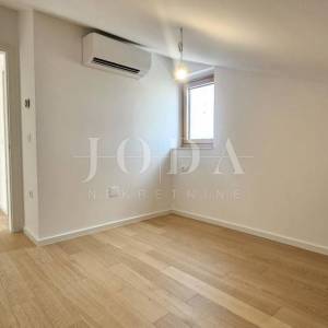 Zamet - dvosobni stan u novogradnji