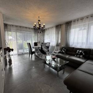 Zaprešić, Samostojeća kuća 310 m2, na površini od 1830 m2, sa gospodarskim prostorom