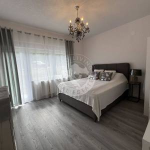 Zaprešić, Samostojeća kuća 310 m2, na površini od 1830 m2, sa gospodarskim prostorom