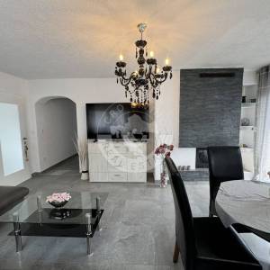 Zaprešić, Samostojeća kuća 310 m2, na površini od 1830 m2, sa gospodarskim prostorom