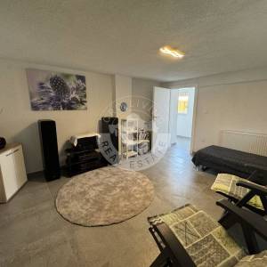 Zaprešić, Samostojeća kuća 310 m2, na površini od 1830 m2, sa gospodarskim prostorom