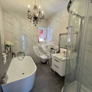 Zaprešić, Samostojeća kuća 310 m2, na površini od 1830 m2, sa gospodarskim prostorom