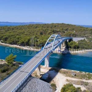 ŽDRELAC - GRAĐEVINSKO ZEMLJIŠTE - 4169 m2