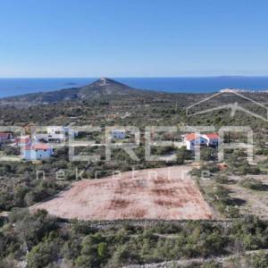 Zemljište u Primoštenu s panoramskim pogledom na more