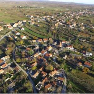 ZEMUNIK DONJI - ATRAKTIVNO GRAĐEVINSKO ZEMLJIŠTE -  1.044 m2