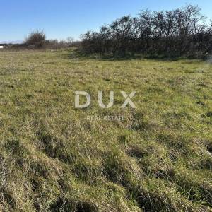 ZEMUNIK DONJI - Građevinsko zemljište 803m²!