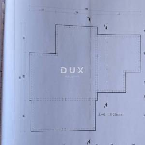 ZEMUNIK GORNJI - Zemljište s objektom i građevinskom dozvolom!