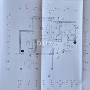 ZEMUNIK GORNJI - Zemljište s objektom i građevinskom dozvolom!