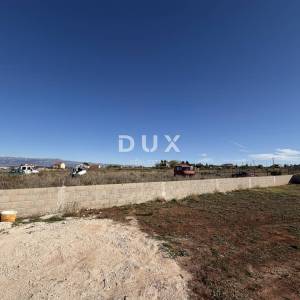 ZEMUNIK GORNJI - Zemljište s objektom i građevinskom dozvolom!