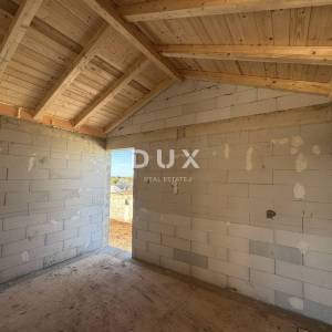 ZEMUNIK GORNJI - Zemljište s objektom i građevinskom dozvolom!