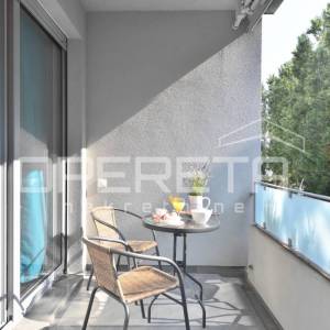 Žnjan, trosoban stan 101 m² s terasama i garažom