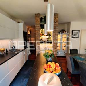 Žnjan, trosoban stan 101 m² s terasama i garažom