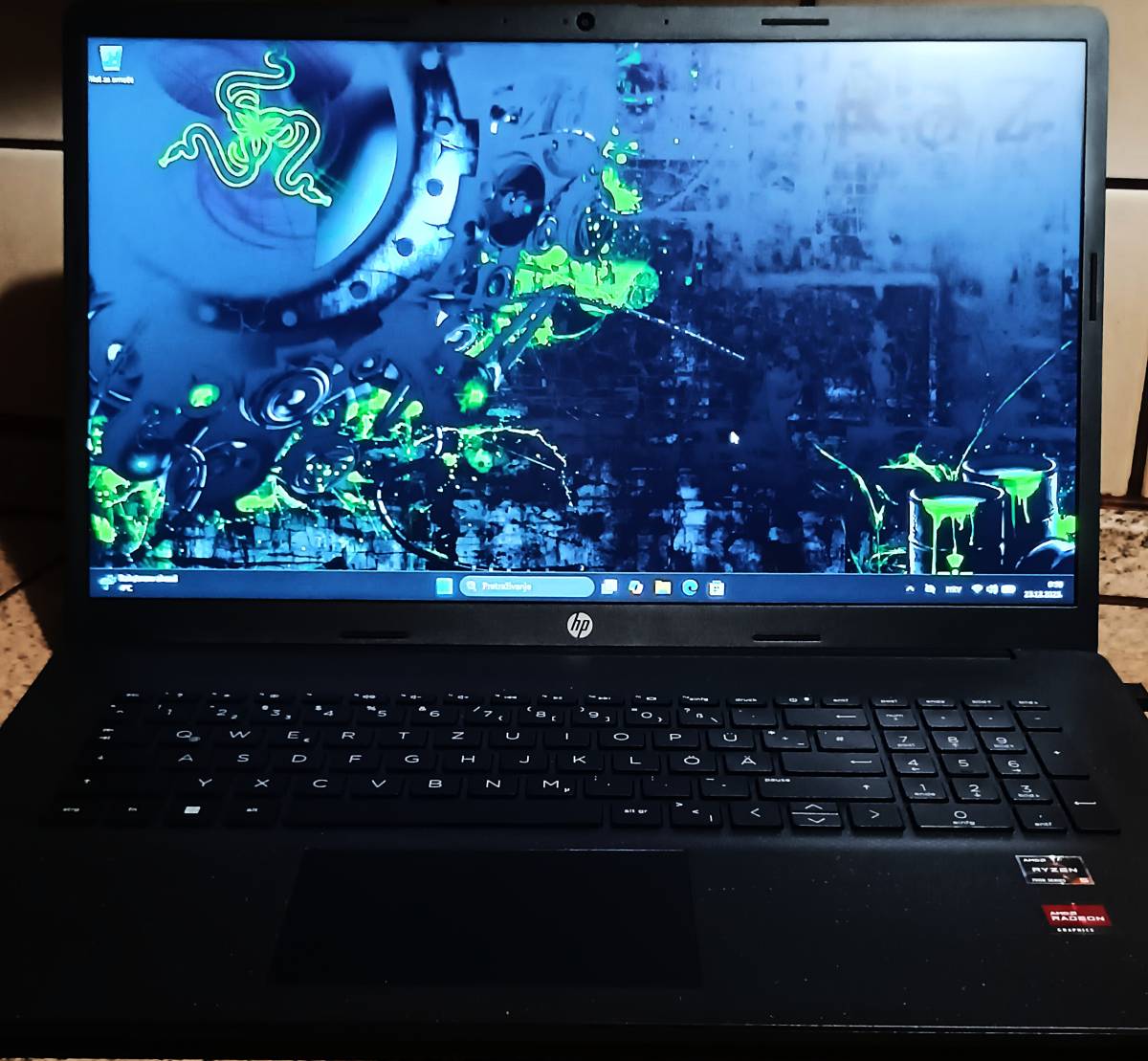 17.3", Ryzen 5 7520U, 8gb DDR5,  512gb M.2, AMD Radeon 610M, Win11