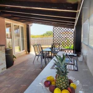 5 km do centra Pule simpatična kućica, 5 km do Ližnjana.