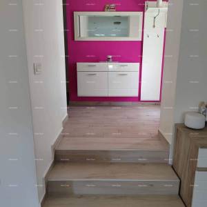 5 km do centra Pule simpatična kućica, 5 km do Ližnjana.