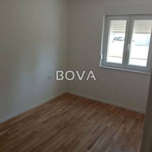 Apartman 87 m2 – Pakoštane *Blizina mora* (ID-2458/E)