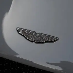 Aston Martin DBS Superleggera 5.2 V12 - 3 godine jamstva