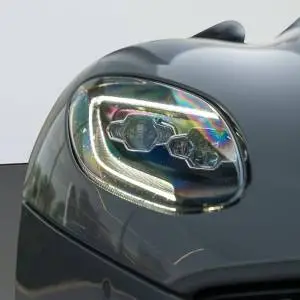 Aston Martin DBS Superleggera 5.2 V12 - 3 godine jamstva