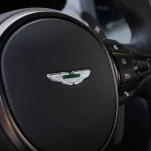 Aston Martin DBS Superleggera 5.2 V12 - 3 godine jamstva
