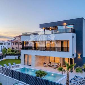 Atraktivna moderna villa s bazenom i jacuzzijem - Privlaka, Zadar