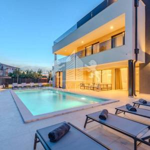Atraktivna moderna villa s bazenom i jacuzzijem - Privlaka, Zadar