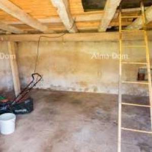 Autentično istarsko imanje kraj Žminja – kuća s  velikim potencijalom!